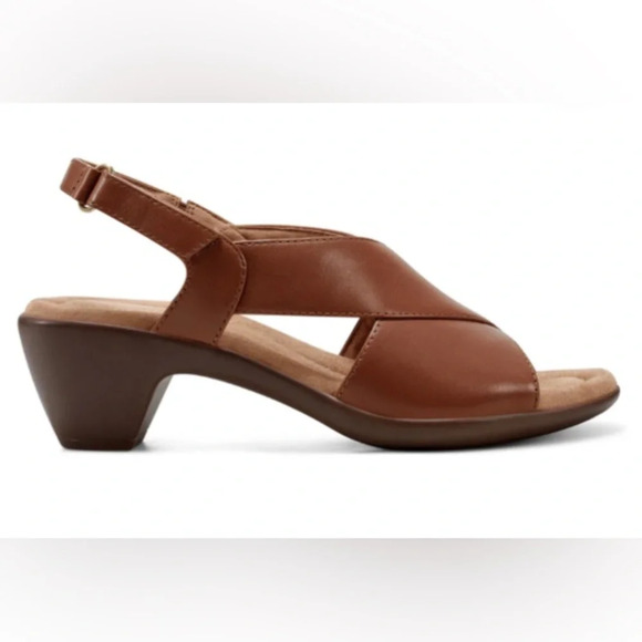 NWOB Easy Spirit Chantal  Brown Leather Casual Heeled Sandals 7 - Picture 2 of 13